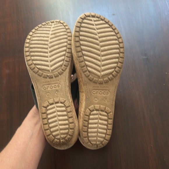 Crocs A Leigh Flower Leather Flip Flop Sandal Cork Platform Wedge Black Size 10 - Picture 7 of 17